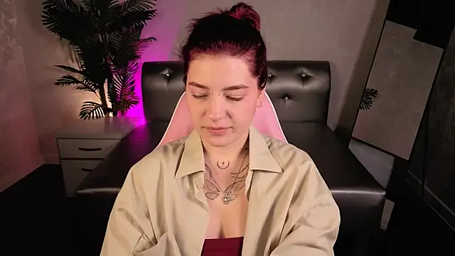 Nikki Gringer online show from June 2026 01:07:02 AM