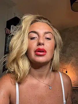 CharlottemilfUKx online show from May 2026 11:13:02 PM