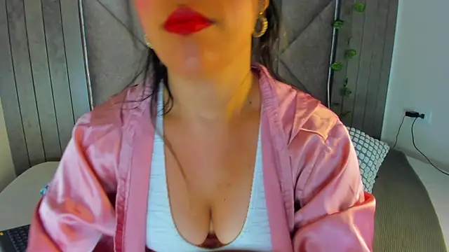 Snapshot of NinaSpicy__ chatting on May 2026 11:41:02 AM NinaSpicy online show from May 2026 11:41:02 AM