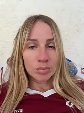 Snapshot of AnnaMist_ chatting on June 2026 07:02:01 AM AnnaMist online show from June 2026 07:02:01 AM