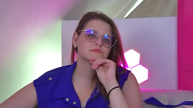 Snapshot of AlexaAvery chatting on July 2026 06:28:01 AM AlexaAvery online show from July 2026 06:28:01 AM