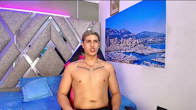 Snapshot of dominic_connor chatting on June 2026 03:32:02 AM dominic connor online show from June 2026 03:32:02 AM