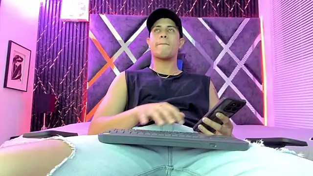 Snapshot of dominic_connor chatting on June 2026 03:26:02 AM dominic connor online show from June 2026 03:26:02 AM