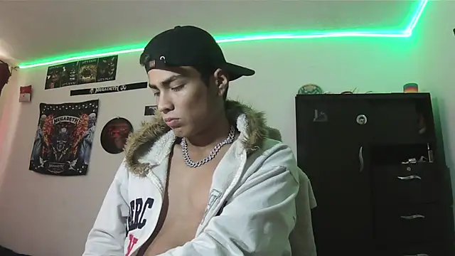 Fenix hardcock online show from May 2026 04:04:01 PM