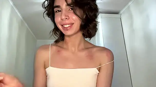 Snapshot of JessiaRuezga chatting on May 2026 12:11:02 PM JessiaRuezga online show from May 2026 12:11:02 PM