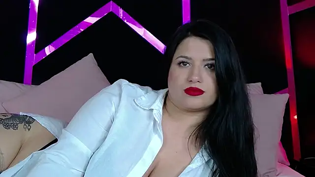 Snapshot of EssenaMonroe chatting on July 2026 03:47:01 PM EssenaMonroe online show from July 2026 03:47:01 PM