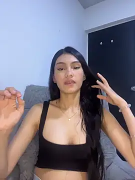 Snapshot of _BellaCute_ chatting on June 2026 07:51:01 AM BellaCute online show from June 2026 07:51:01 AM