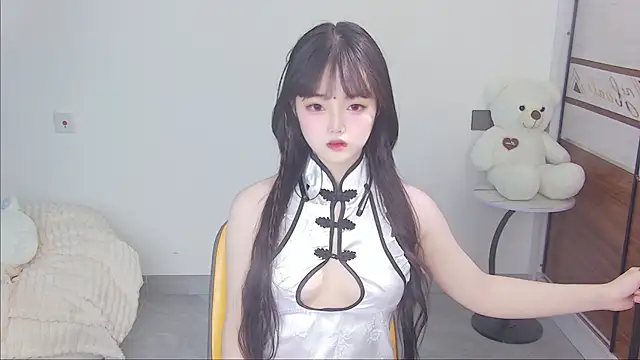 Evil-Bunny007 online show from May 2026 10:32:02 AM