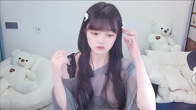 Evil-Bunny007 online show from May 2026 01:07:02 PM