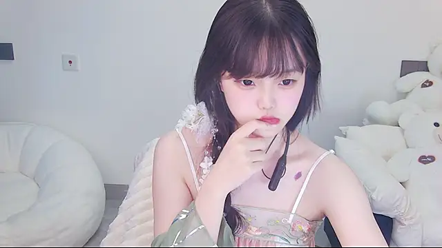 Evil-Bunny007 online show from May 2026 11:29:01 AM