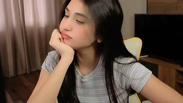 Snapshot of honeylanaa chatting on May 2026 04:30:02 AM honeylanaa online show from May 2026 04:30:02 AM