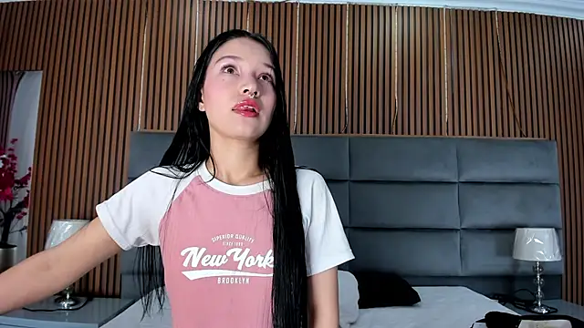 SophiieCalloway1 online show from July 2026 12:33:01 PM