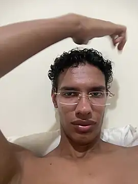 Snapshot of gabrielsalu chatting on June 2026 06:43:01 PM gabrielsalu online show from June 2026 06:43:01 PM