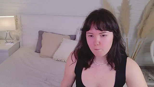 Snapshot of Ariella__cute chatting on May 2026 03:08:01 PM Ariella cute online show from May 2026 03:08:01 PM