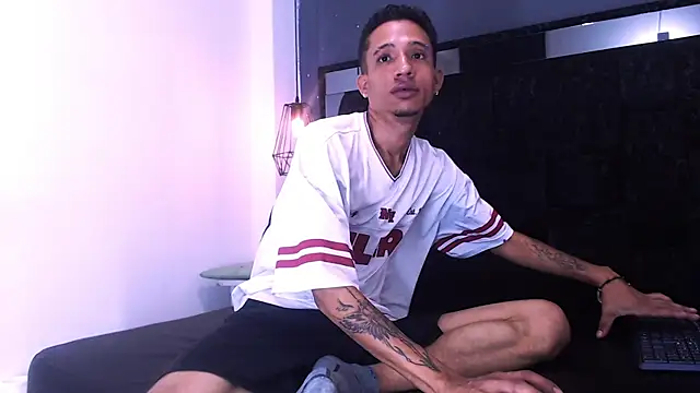 anxiuos miller online show from May 2026 04:21:02 AM