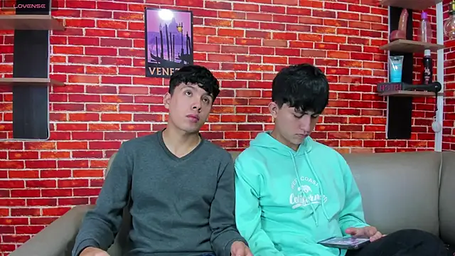 Hoot boyss  online show from May 2026 07:41:02 PM