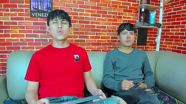 Hoot boyss  online show from May 2026 08:48:02 PM