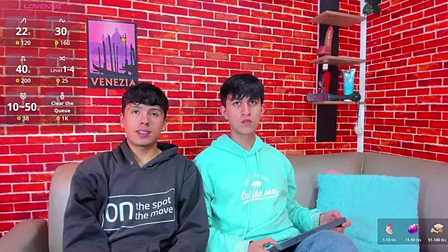 Hoot boyss  online show from May 2026 07:33:01 PM