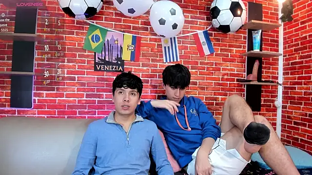 Snapshot of Hoot_boyss_ chatting on June 2026 07:45:01 PM Hoot boyss online show from June 2026 07:45:01 PM