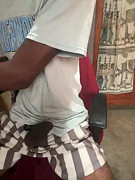 Snapshot of Inuchethi chatting on February 2025 01:25:01 AM Inuchethi online show from February 2025 01:25:01 AM