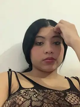 Paula-sinz online show from May 2026 09:55:01 PM