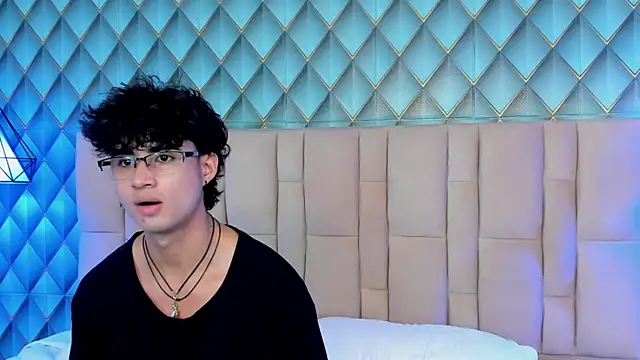Snapshot of Sofia-Ethan chatting on June 2026 07:24:02 PM Sofia-Ethan online show from June 2026 07:24:02 PM
