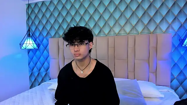Snapshot of Sofia-Ethan chatting on June 2026 12:26:02 PM Sofia-Ethan online show from June 2026 12:26:02 PM