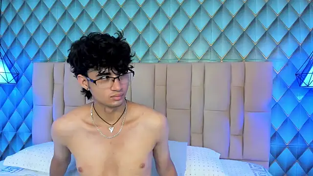 Snapshot of Sofia-Ethan chatting on July 2026 07:40:01 PM Sofia-Ethan online show from July 2026 07:40:01 PM