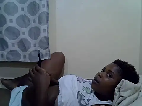 Snapshot of queentashana chatting on May 2026 06:50:01 PM queentashana online show from May 2026 06:50:01 PM