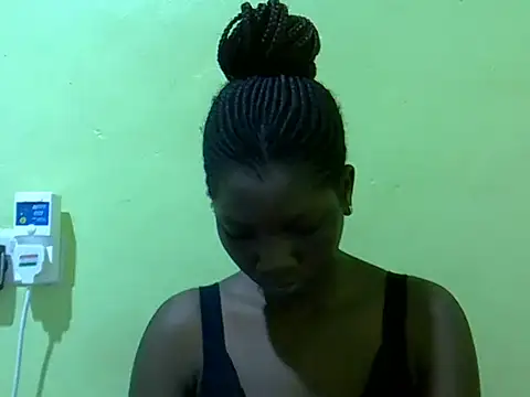 Snapshot of Sweet-Lynn chatting on June 2026 05:12:02 AM Sweet-Lynn online show from June 2026 05:12:02 AM