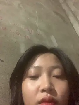 Snapshot of hinami-lo chatting on May 2026 12:10:02 PM hinami-lo online show from May 2026 12:10:02 PM