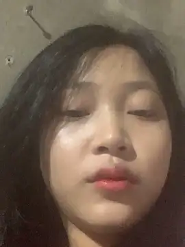 Snapshot of hinami-lo chatting on May 2026 01:28:02 PM hinami-lo online show from May 2026 01:28:02 PM