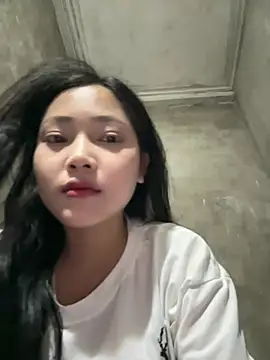 Snapshot of hinami-lo chatting on May 2026 04:48:01 PM hinami-lo online show from May 2026 04:48:01 PM