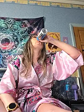 Snapshot of Izzylove47 chatting on May 2026 11:31:02 AM Izzylove47 online show from May 2026 11:31:02 AM