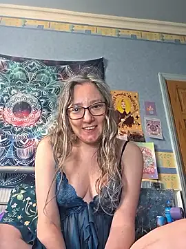 Snapshot of Izzylove47 chatting on May 2026 11:49:02 AM Izzylove47 online show from May 2026 11:49:02 AM