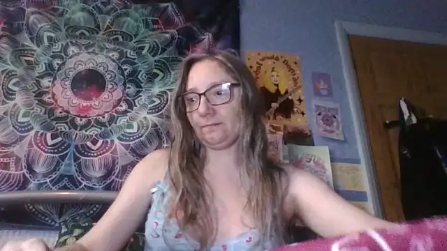 Snapshot of Izzylove47 chatting on May 2026 08:09:02 AM Izzylove47 online show from May 2026 08:09:02 AM
