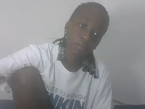 Snapshot of Darkpretty23 chatting on May 2026 04:25:01 PM Darkpretty23 online show from May 2026 04:25:01 PM