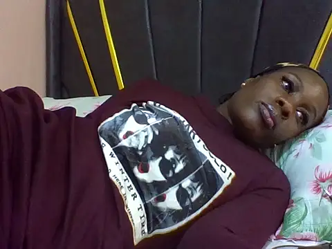 Snapshot of Curvyqueeh chatting on July 2026 09:00:01 AM Curvyqueeh online show from July 2026 09:00:01 AM
