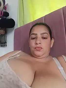 Snapshot of hugeboobs_zafiro chatting on June 2026 01:46:02 PM hugeboobs zafiro online show from June 2026 01:46:02 PM
