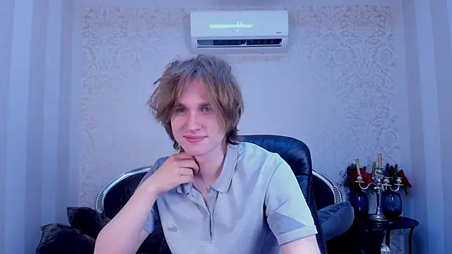 Snapshot of FinnBev chatting on May 2026 08:46:01 PM FinnBev online show from May 2026 08:46:01 PM