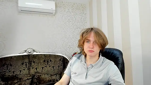 Snapshot of FinnBev chatting on May 2026 07:59:02 PM FinnBev online show from May 2026 07:59:02 PM