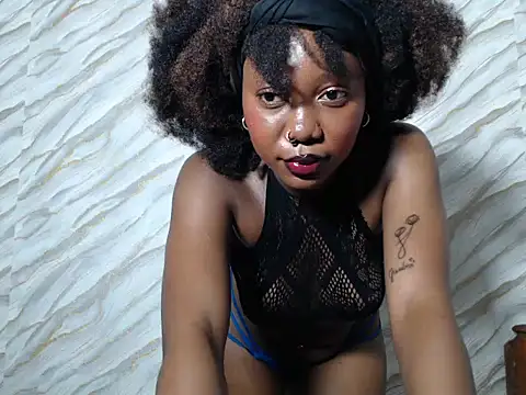 Snapshot of SpicyMackenzie22 chatting on May 2026 03:31:02 PM SpicyMackenzie22 online show from May 2026 03:31:02 PM