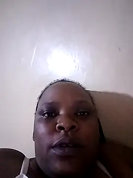 Snapshot of Azizzah chatting on May 2026 07:56:02 PM Azizzah online show from May 2026 07:56:02 PM