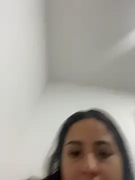 Snapshot of onMelan chatting on May 2026 01:02:04 AM onMelan online show from May 2026 01:02:04 AM