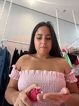 Snapshot of onMelan chatting on May 2026 02:01:02 PM onMelan online show from May 2026 02:01:02 PM