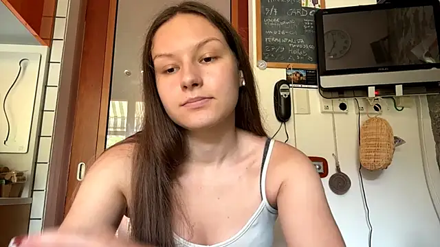 Snapshot of ShaylaChong chatting on July 2026 10:21:02 AM ShaylaChong online show from July 2026 10:21:02 AM