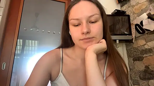 Snapshot of ShaylaChong chatting on July 2026 07:02:02 AM ShaylaChong online show from July 2026 07:02:02 AM