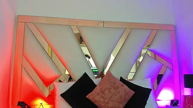 AliceCruzz online show from July 2026 12:19:01 PM