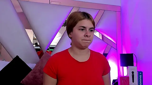 AliceCruzz online show from July 2026 02:23:02 PM