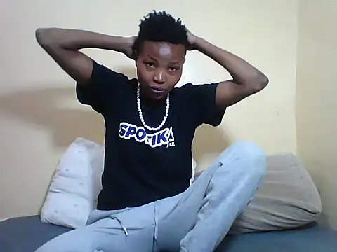 Snapshot of Bambybeauty2 chatting on May 2026 04:31:01 AM Bambybeauty2 online show from May 2026 04:31:01 AM